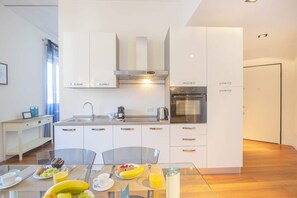 Fridge, oven, stovetop, dishwasher - Sweett | Mentana II - Two Bedroom Apartment, Sleeps 4 (Milano)