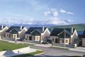 Exterior - 3 bedroom house a short stroll from Dingle town (Dingle)