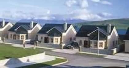 3 bedroom house a short stroll from Dingle town