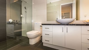 Douche, séchoir à cheveux