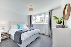 3 bedrooms, iron/ironing board, free WiFi, bed sheets