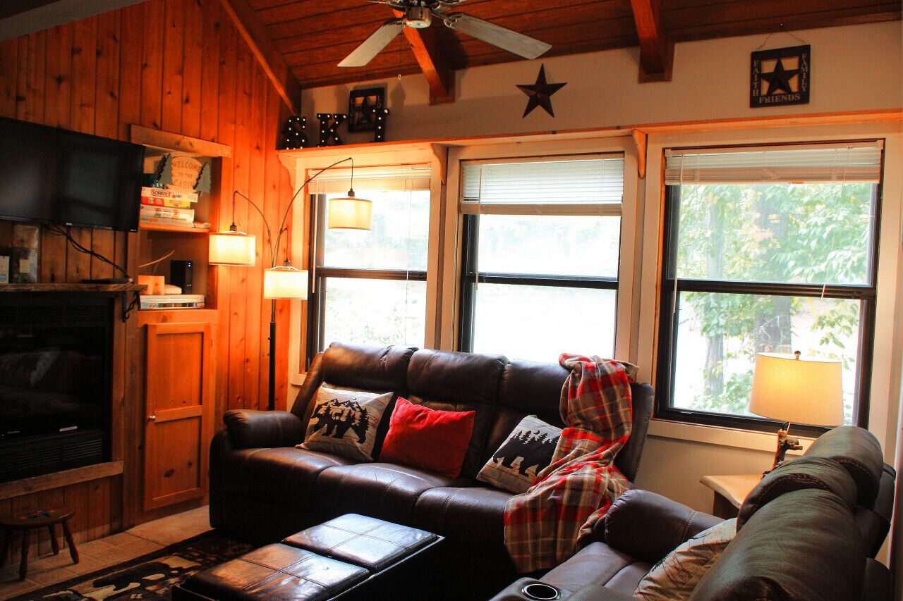 TV, fireplace, DVD player, books