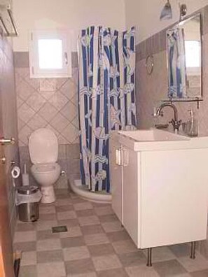 Apartment | Badezimmer | Dusche, Haartrockner, Handtücher