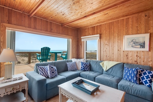 Seacloud: Oceanfront Home with Stunning Views