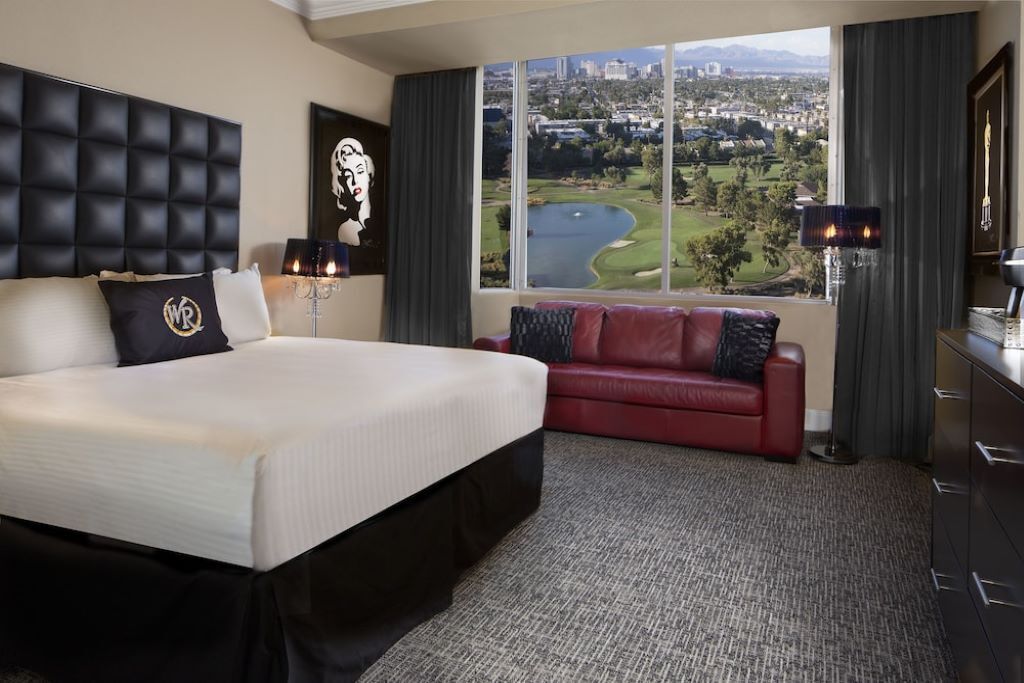 Las Vegas!! Close to strip!! Free Parking