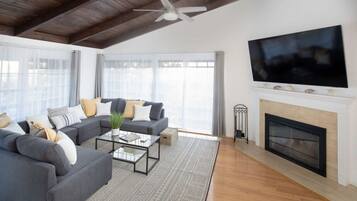 TV, Netflix, Hulu, streaming services