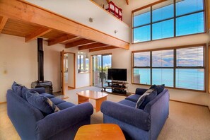 TV, fireplace, stereo, offices