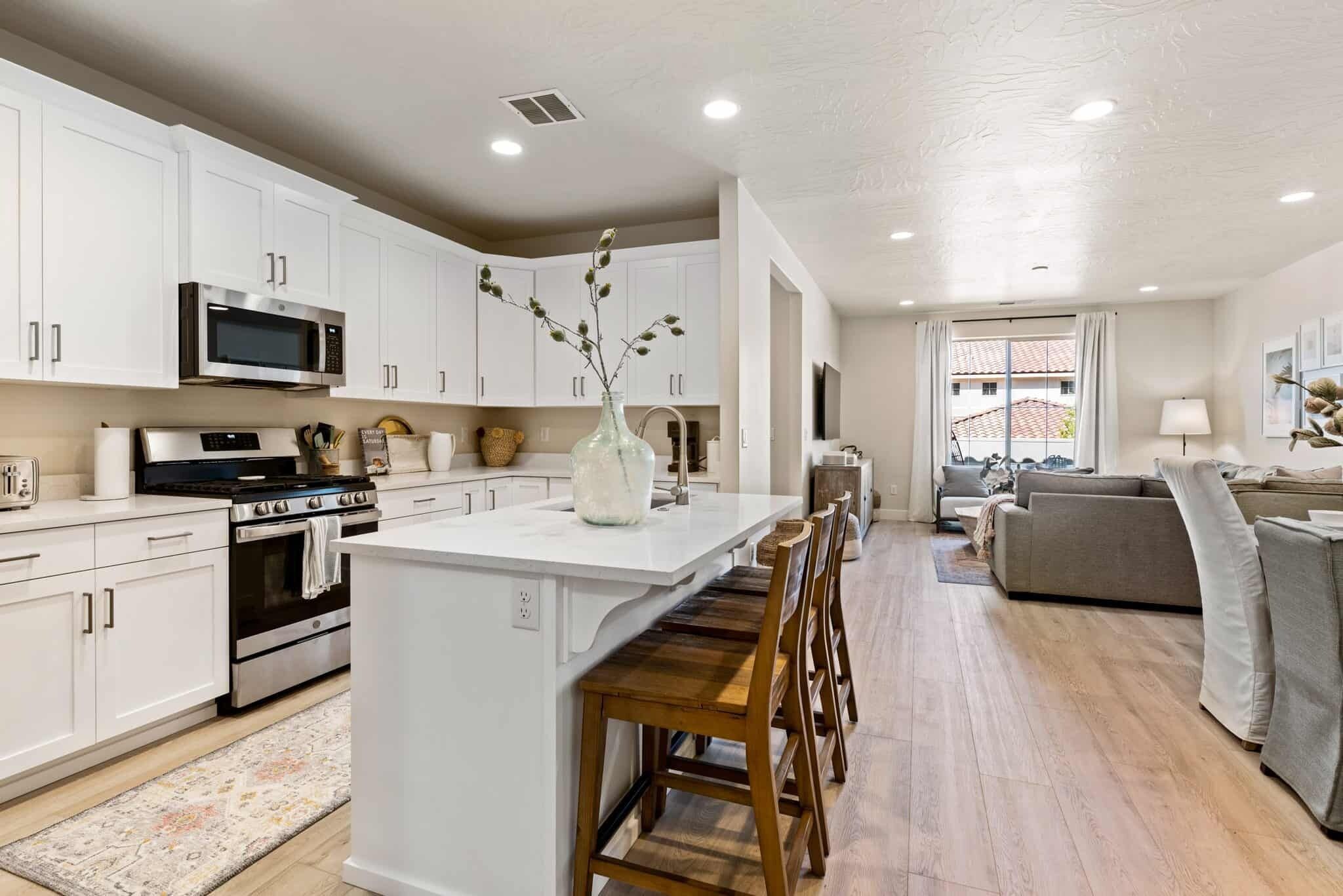 Magnolia Lane, NEW RENTAL, GREAT LOCATION!