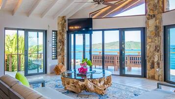 Villa | In-room safe, individually decorated, individually furnished