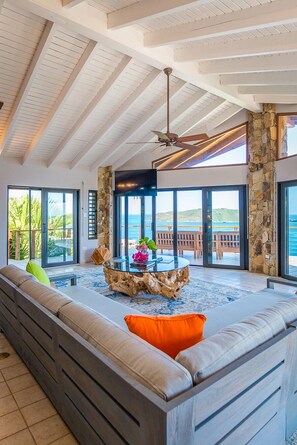 Villa | In-room safe, individually decorated, individually furnished