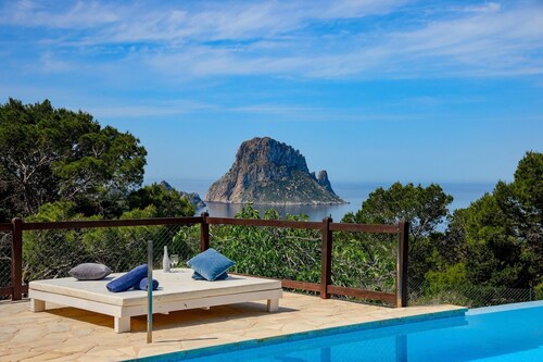 Villa Savinar - Studio Villa, Sleeps 8