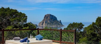 Villa Savinar - Studio Villa, Sleeps 8