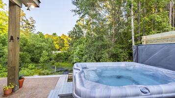 Bain à remous extérieur