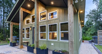 Kitty Hawk Reserve OBX Tiny House! Hot Tub & Beach included!