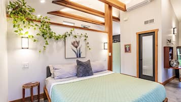 1 soverom, skrivebord, wi-fi (inkludert) og sengetøy