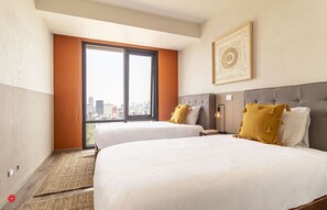 2 habitaciones, escritorio, tabla de planchar con plancha y wifi 