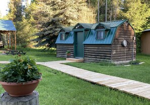 Exterior - Yellowstone Scenic By-Way Cabin (#3) in the Pines (Ashton)