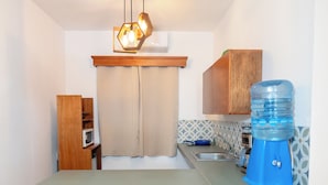 Family Quadruple Room, 1 Bedroom | Private kitchen | Mini-fridge, microwave, stovetop, blender - SUUCILHA (Valladolid)