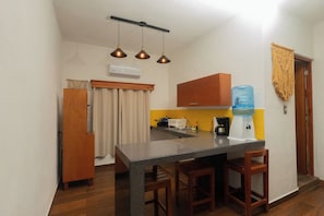 Standard Studio | Private kitchen | Mini-fridge, microwave, stovetop, blender