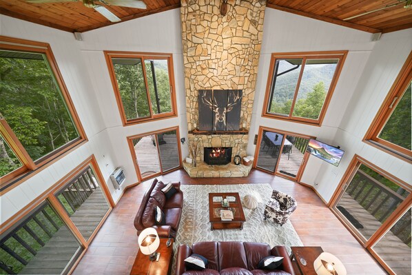 Smart TV, fireplace, video games, books - STUNNING VIEWS!!! LUXURY MT VISTA LODGE CLOSE TO DOWNTOWN & HIGHLANDS (Franklin)