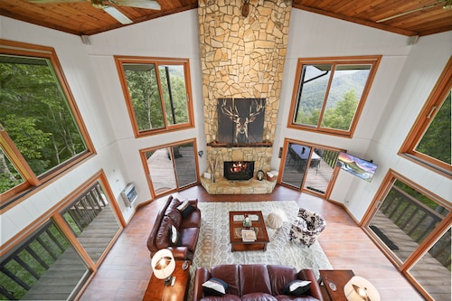 STUNNING VIEWS!!! LUXURY MT VISTA LODGE CLOSE TO DOWNTOWN & HIGHLANDS