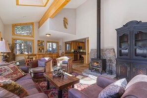 TV, fireplace, stereo