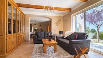 Télévision, lecteur de DVD, chaßne hi-fi