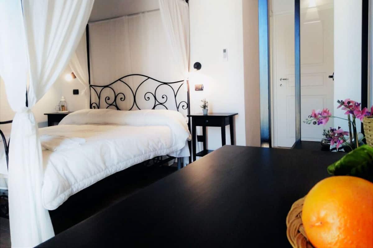 In-room safe, desk, free WiFi, bed sheets