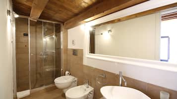 Standard Quadruple Room | In-room safe, desk, free WiFi, bed sheets