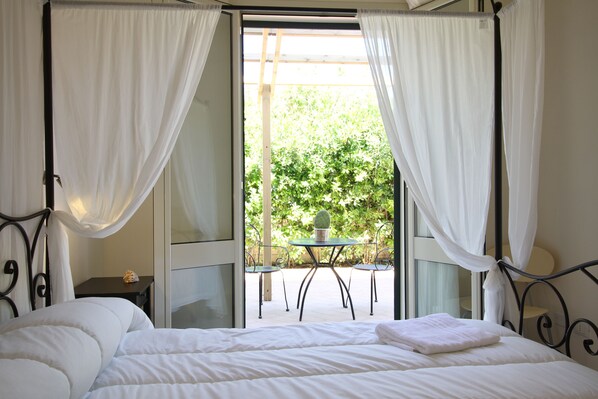 In-room safe, desk, free WiFi, bed sheets - Hotel Residence Noto Marina e Spa (Noto)
