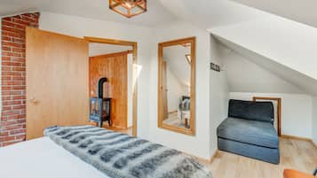 Deluxe House | 7 bedrooms, free WiFi