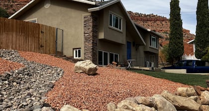 Vermillion Vacation: A Comfy Home Away From Home - Pet Friendly