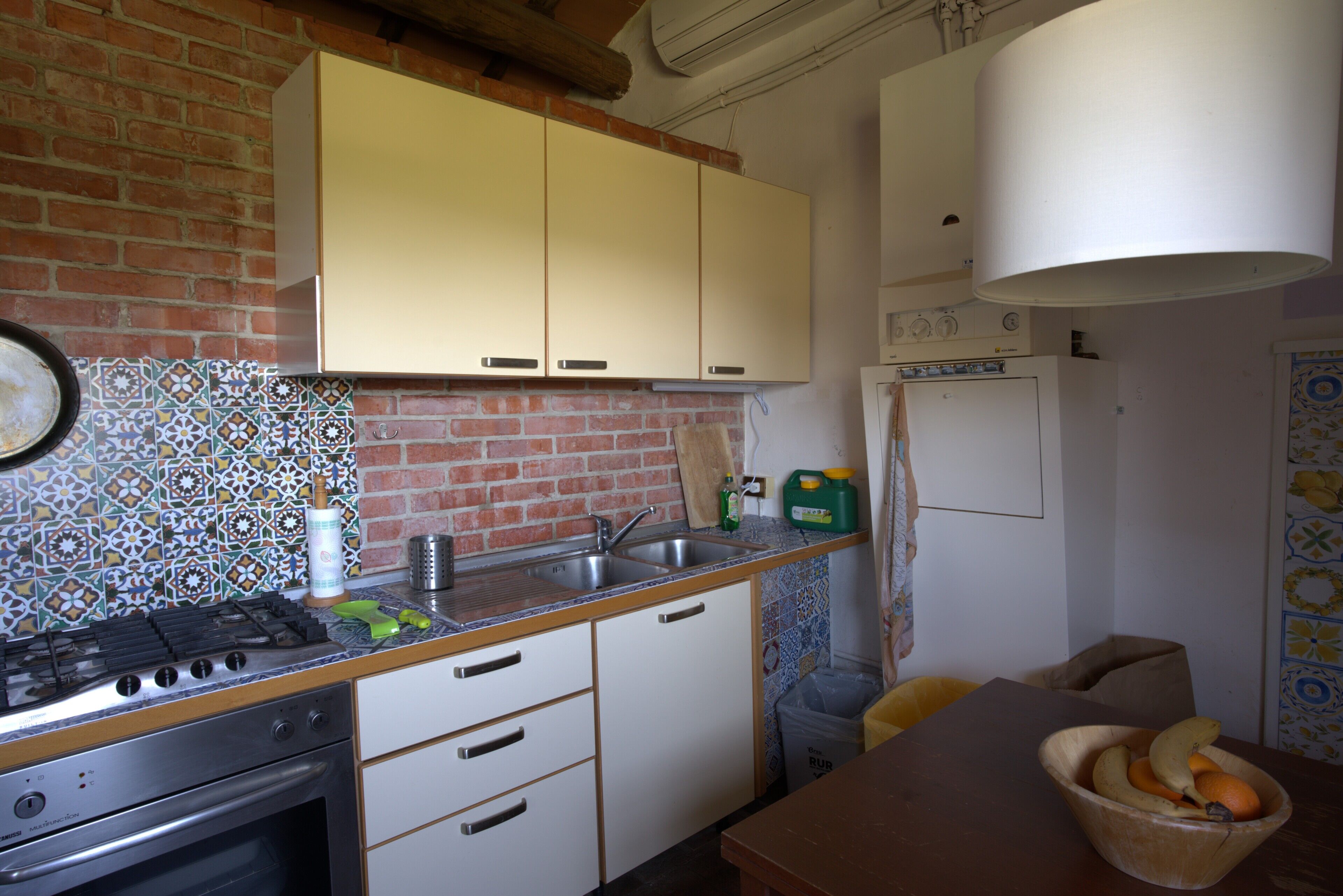 Frigorifero, microonde, forno, macchina per tè/caffè
