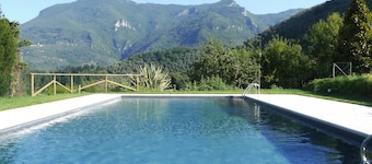 Once the olive depot - panoramic, WiFi, A/C, pool, garden, private parking.