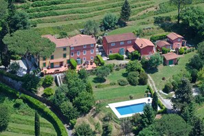 Exterior - Once the olive depot - panoramic, WiFi, A/C, pool, garden, private parking. (Camaiore)