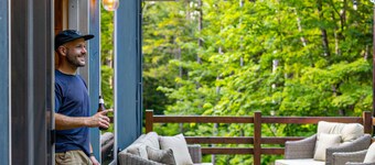 A Charming Chalet with Hot Tub 1 Mile to Mt. Snow