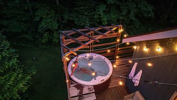 Bain à remous extérieur