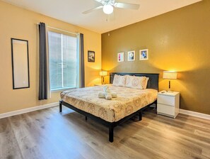 3 camere, una scrivania, ferro/asse da stiro, culla da viaggio