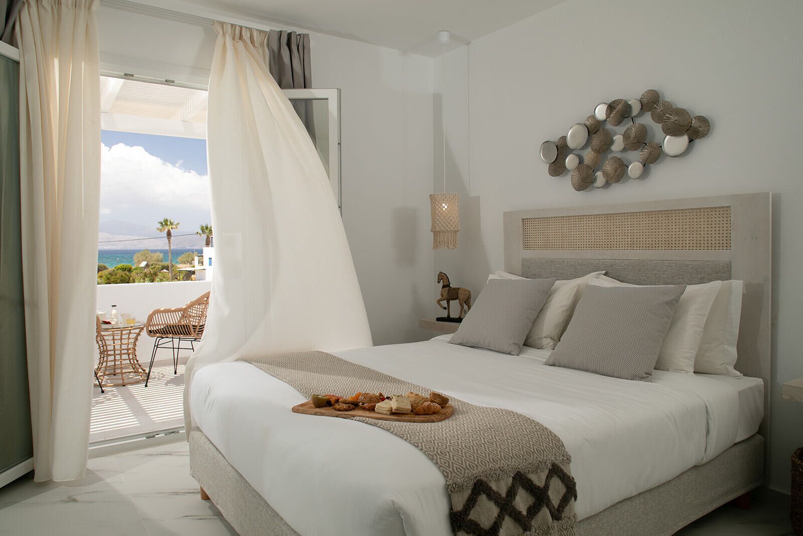 Studio Suite | Premium bedding, down comforters, in-room safe, desk