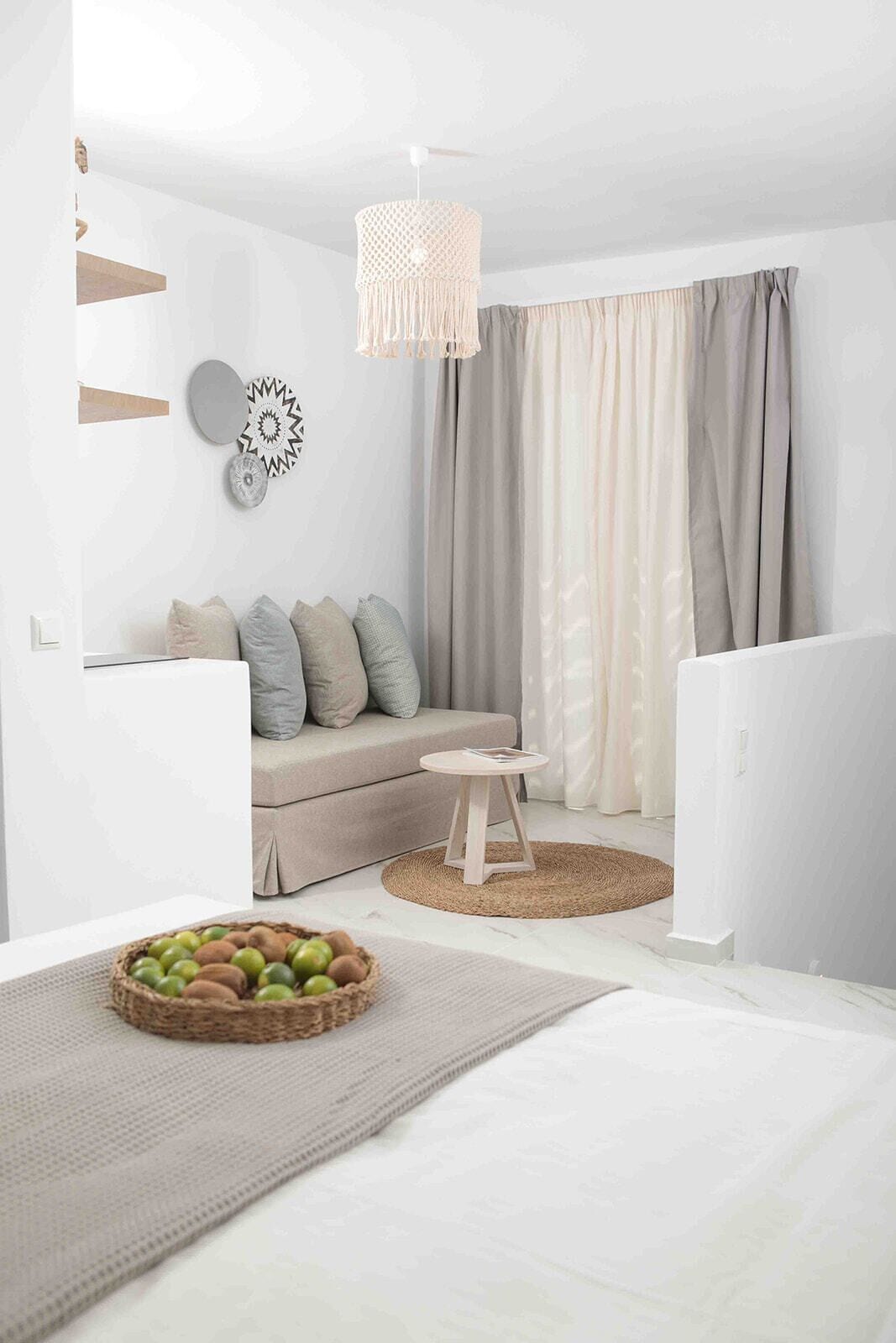 Studio Suite | Living area | 32-inch Smart TV with digital channels, TV