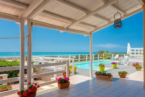 Villa Renzo - Four Bedroom Villa, Sleeps 8