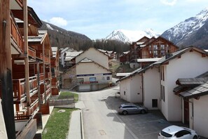 Parkplätze auf dem Gelände