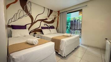 Chambre triple Standard | Minibar, accès au Wi-Fi (inclus)