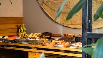 Free daily buffet breakfast