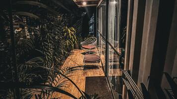 Quarto casal design | 1 quarto, frigobar, Wi-Fi de cortesia