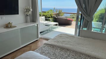Studio with Cabin 28m2 | 1 bedroom, individually furnished, blackout drapes, free WiFi