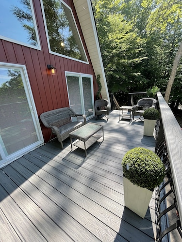 Lake View A-Frame House located at Norris Lake, TN