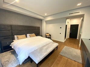 1 bedroom, in-room safe, desk, iron/ironing board