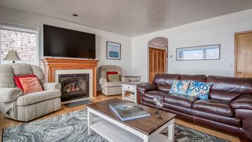 Smart TV, chimenea y videojuegos