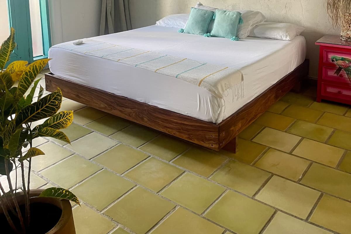 Standard Double Room | 1 bedroom, iron/ironing board, free WiFi, bed sheets